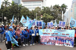 ribuan-buruh-gelar-aksi-demo-peringati-hari-buruh-internasional-di-patung-kuda1-01052024-133023