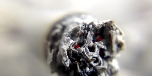 bahasa-asap-rokok-dalam-ruangan-750x375